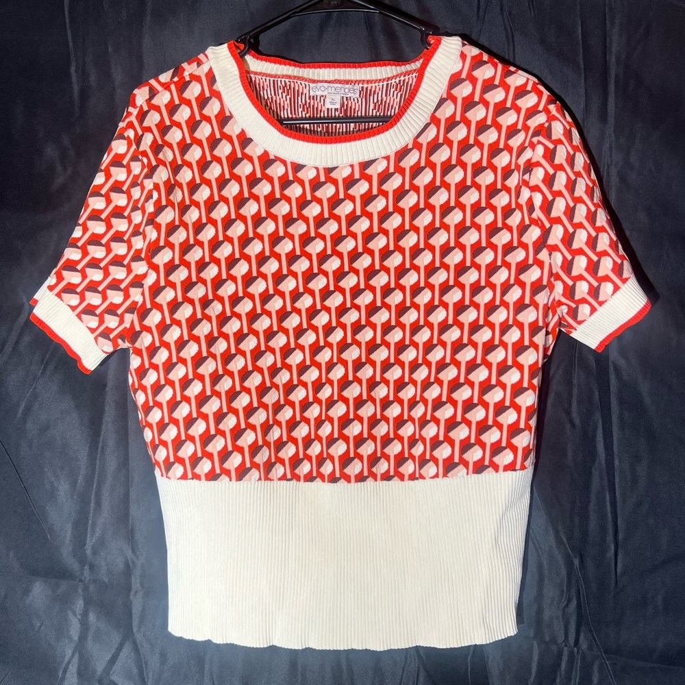 Patterned Red & White Short Sleeve Knit Top